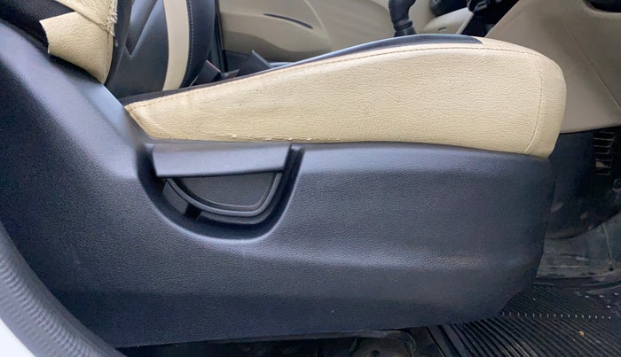 2019 Hyundai NEW SANTRO SPORTZ MT, Petrol, Manual, 57,192 km, Driver Side Adjustment Panel