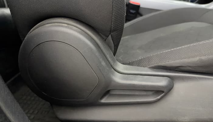 2020 Tata NEXON XM SUNROOF PETROL, Petrol, Manual, 84,939 km, Driver Side Adjustment Panel