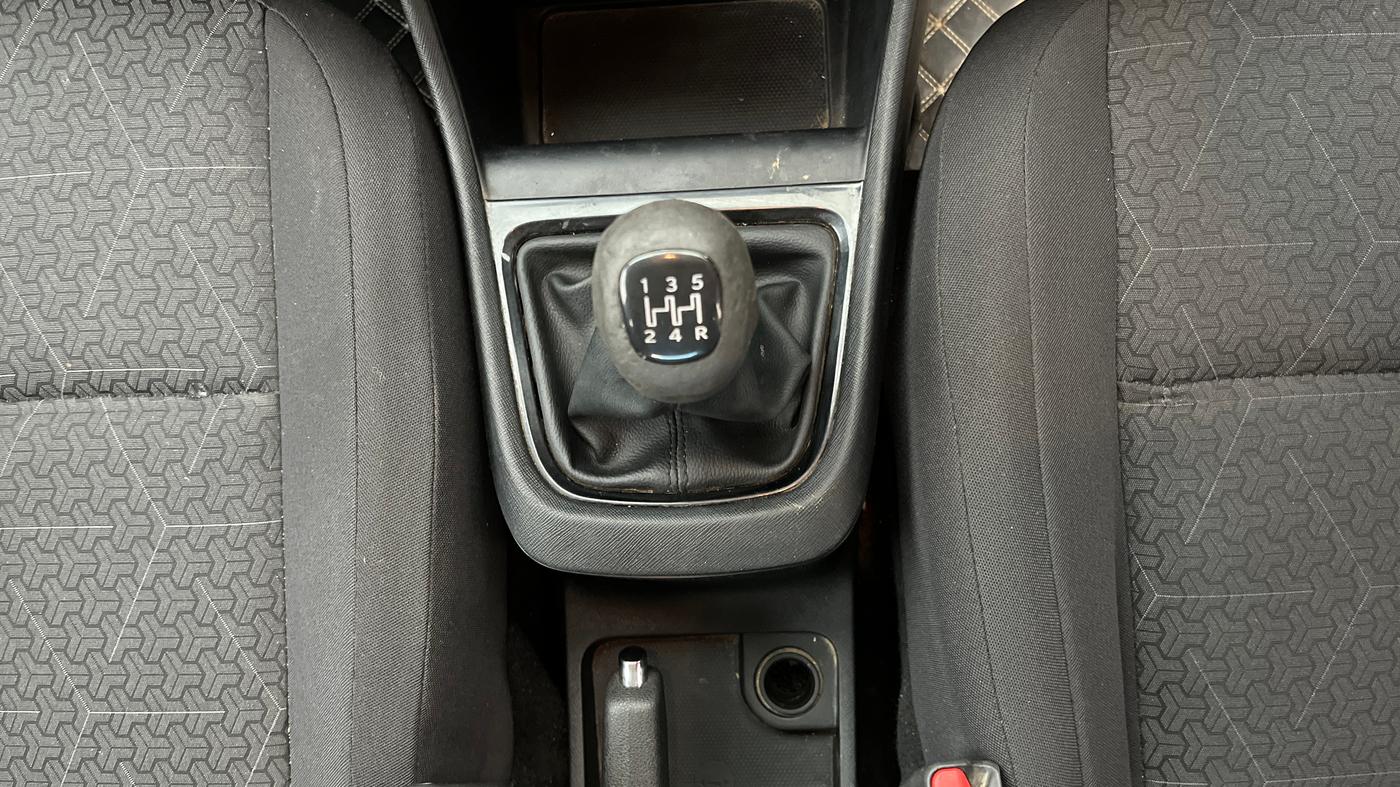2023 Tata PUNCH ADVENTURE RHYTHM PACK MT, Petrol, Manual, 65,645 km, Gear Lever