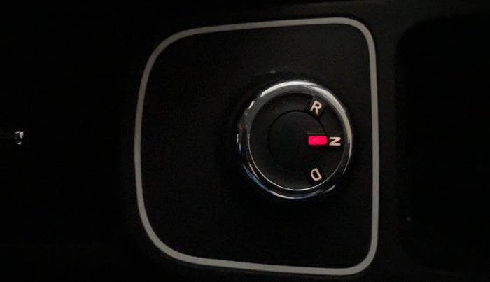 2022 Renault Kwid CLIMBER 1.0 AMT Dual Tone , Petrol, Automatic, 60,839 km, Gear Lever