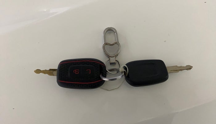 2022 Renault Kwid CLIMBER 1.0 AMT Dual Tone , Petrol, Automatic, 60,839 km, Key Close Up