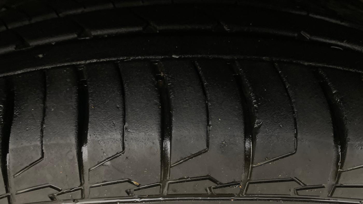 2025 KIA SYROS HTX Plus (O) 1.5 Diesel 6AT, Diesel, Automatic, 4,835 km, Left Front Tyre Tread