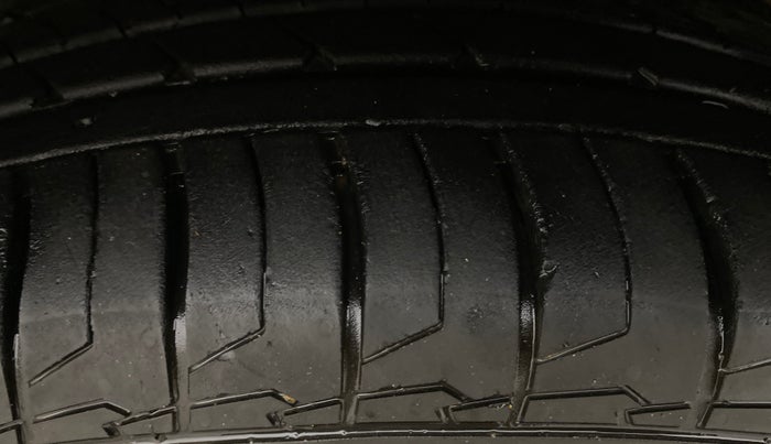 2025 KIA SYROS HTX Plus (O) 1.5 Diesel 6AT, Diesel, Automatic, 4,835 km, Left Front Tyre Tread