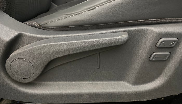 2025 KIA SYROS HTX Plus (O) 1.5 Diesel 6AT, Diesel, Automatic, 4,835 km, Driver Side Adjustment Panel