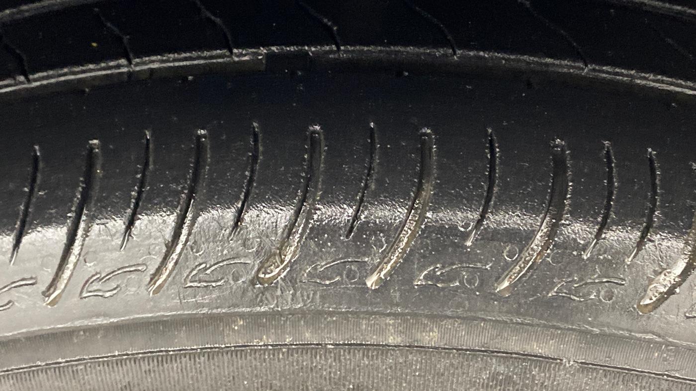 2018 Maruti Baleno DELTA CVT PETROL 1.2, Petrol, Automatic, 1,39,085 km, Right Front Tyre Tread