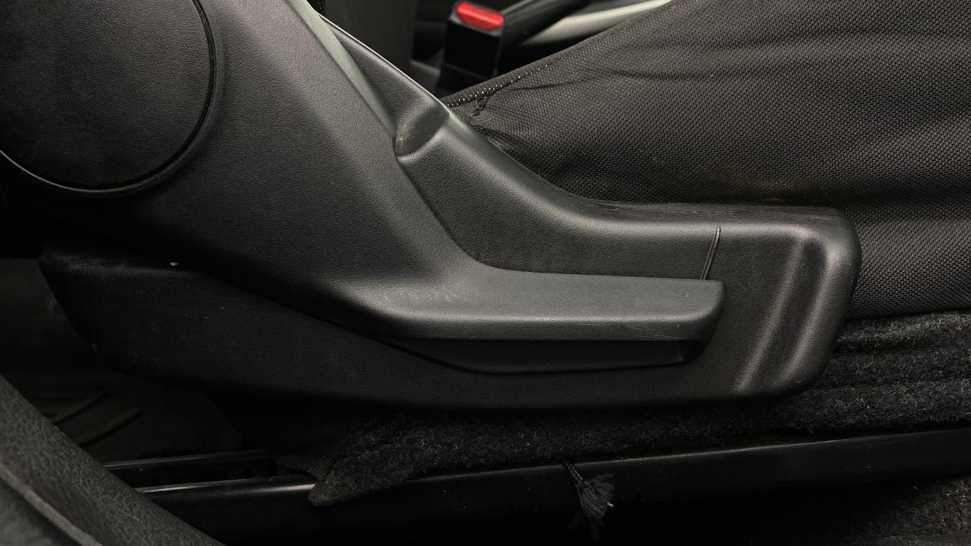 2018 Maruti Baleno DELTA CVT PETROL 1.2, Petrol, Automatic, 1,39,085 km, Driver Side Adjustment Panel