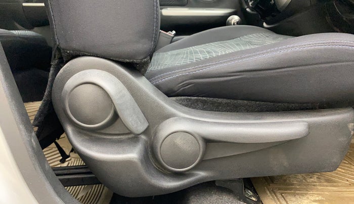 2017 Nissan Micra XV CVT, Petrol, Automatic, 61,251 km, Driver Side Adjustment Panel