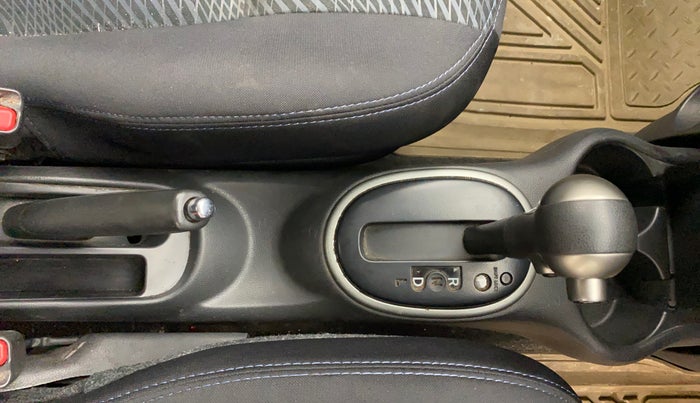 2017 Nissan Micra XV CVT, Petrol, Automatic, 61,251 km, Gear Lever