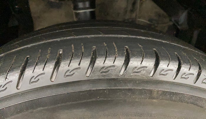 2020 Maruti Vitara Brezza VXI, Petrol, Manual, 33,233 km, Right Front Tyre Tread
