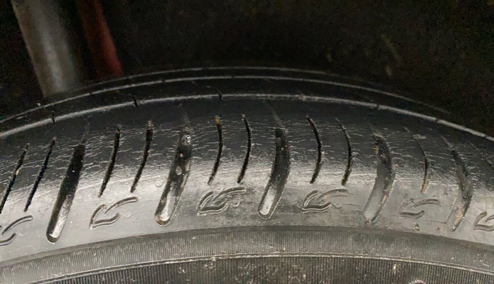 2020 Maruti Vitara Brezza VXI, Petrol, Manual, 33,233 km, Right Rear Tyre Tread