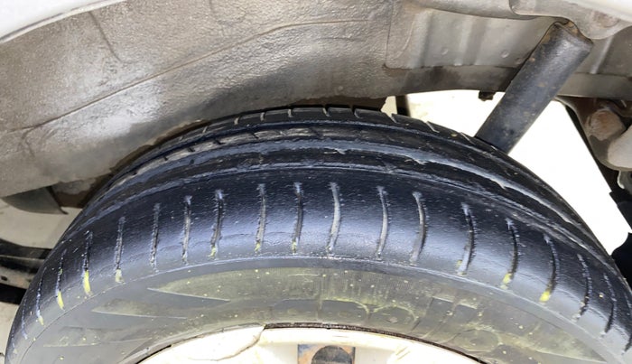 2014 Maruti Wagon R 1.0 VXI, Petrol, Manual, 50,310 km, Left Rear Tyre Tread