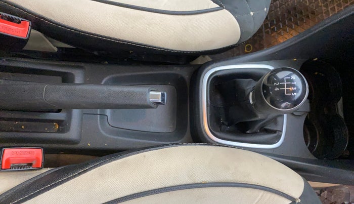 2017 Volkswagen Ameo HIGHLINE1.2L, Petrol, Manual, 34,428 km, Gear Lever