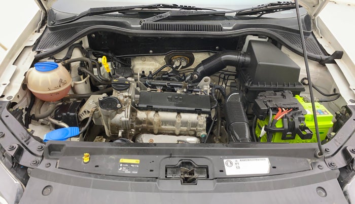 2017 Volkswagen Ameo HIGHLINE1.2L, Petrol, Manual, 34,428 km, Engine View