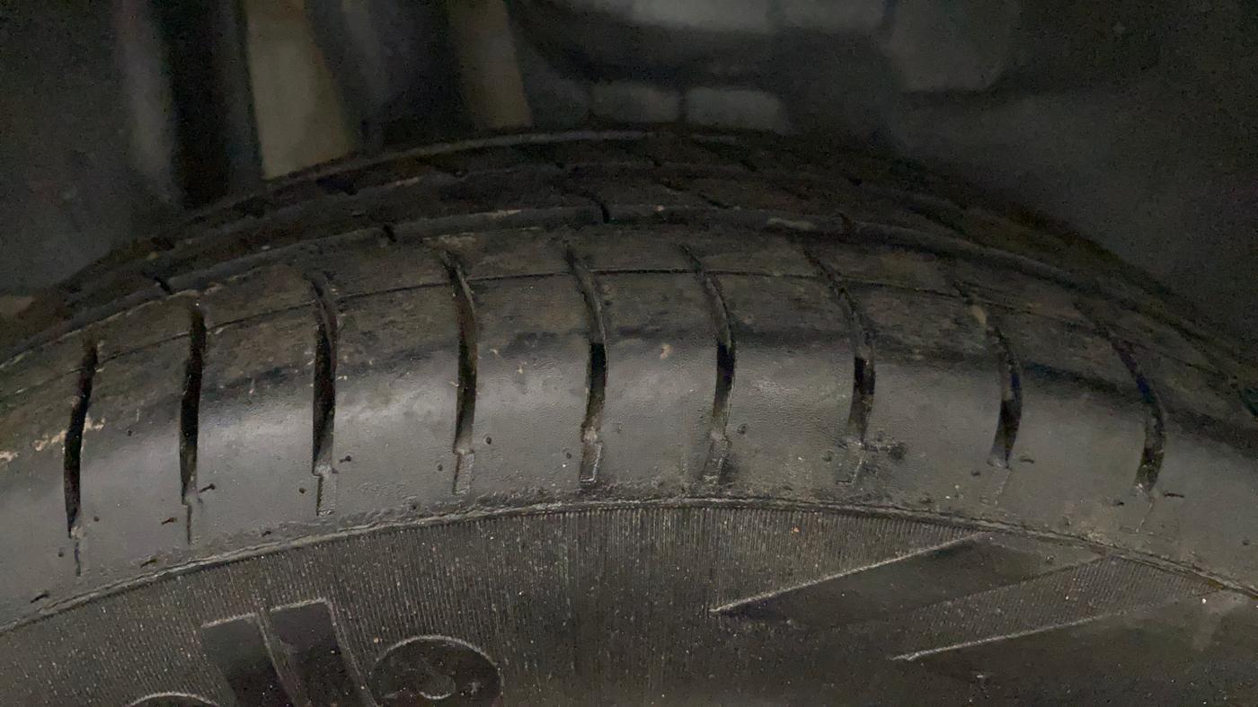 2020 Maruti Swift ZXI, Petrol, Manual, 77,005 km, Right Rear Tyre Tread