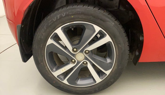 2020 Tata ALTROZ XZ PETROL, Petrol, Manual, 27,102 km, Right Rear Wheel