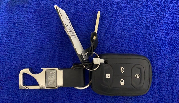 2020 Tata ALTROZ XZ PETROL, Petrol, Manual, 27,102 km, Key Close Up