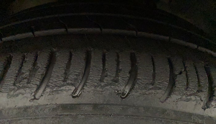 2020 Tata ALTROZ XZ PETROL, Petrol, Manual, 27,102 km, Left Rear Tyre Tread