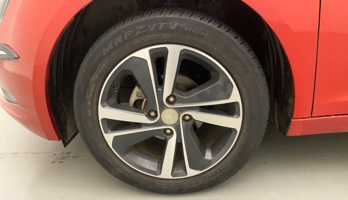 2020 Tata ALTROZ XZ PETROL, Petrol, Manual, 27,102 km, Left Front Wheel