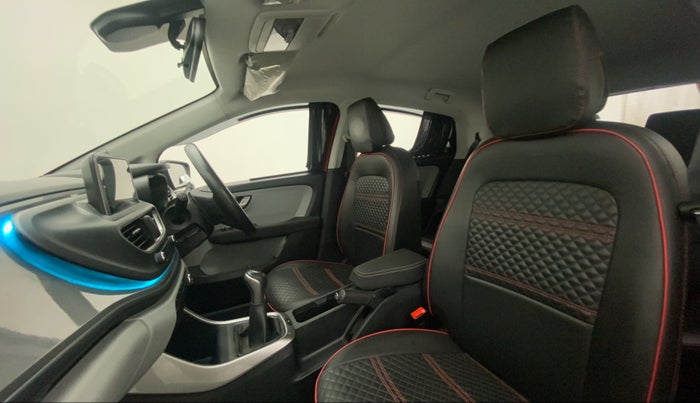 2020 Tata ALTROZ XZ PETROL, Petrol, Manual, 27,102 km, Right Side Front Door Cabin