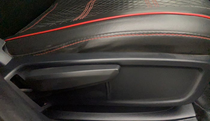 2020 Tata ALTROZ XZ PETROL, Petrol, Manual, 27,102 km, Driver Side Adjustment Panel