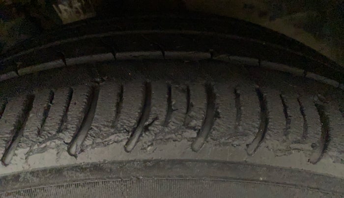 2020 Tata ALTROZ XZ PETROL, Petrol, Manual, 27,102 km, Left Front Tyre Tread