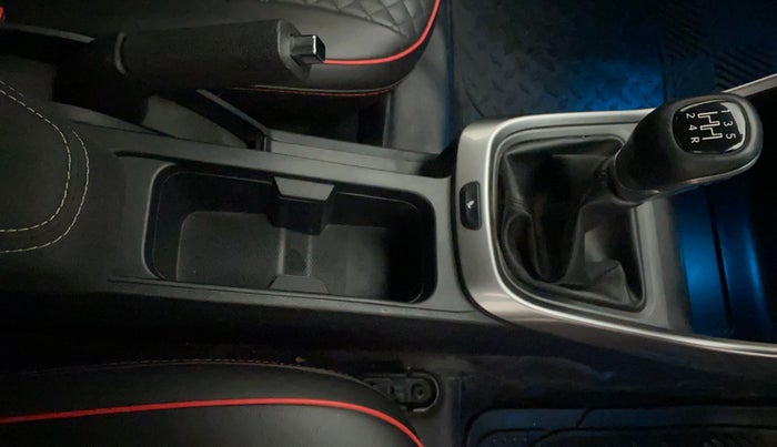 2020 Tata ALTROZ XZ PETROL, Petrol, Manual, 27,102 km, Gear Lever