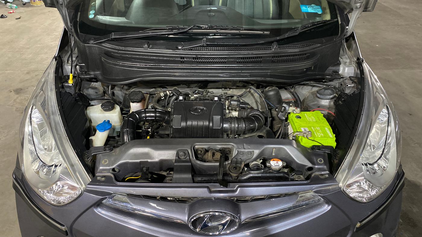2018 Hyundai Eon ERA +, Petrol, Manual, 14,830 km, Engine View