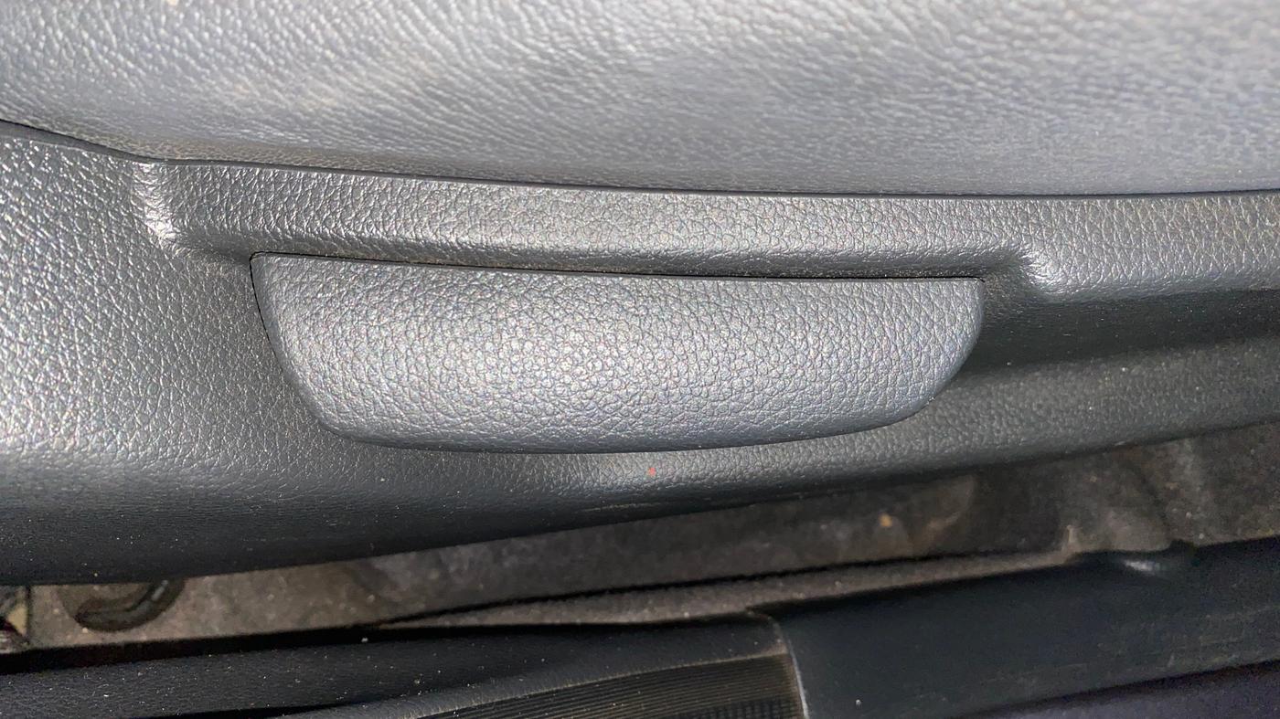 2018 Hyundai Eon ERA +, Petrol, Manual, 14,830 km, Driver Side Adjustment Panel