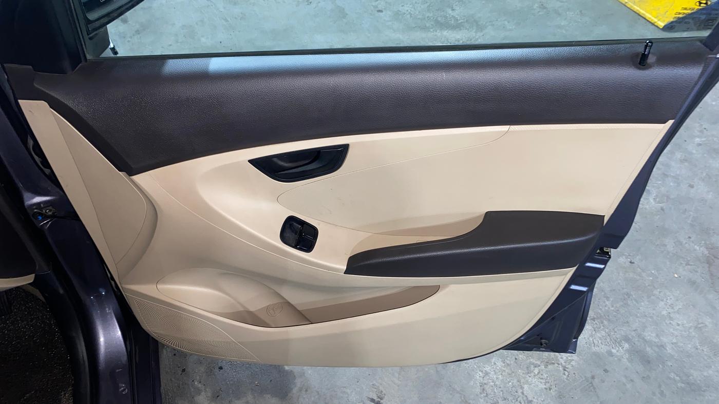 2018 Hyundai Eon ERA +, Petrol, Manual, 14,830 km, Driver Side Door Panels Control