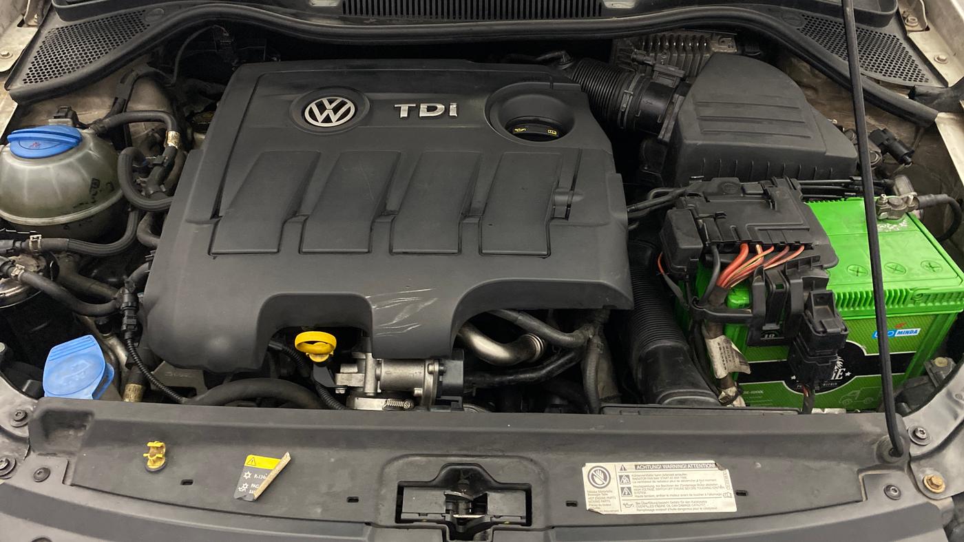 2016 Volkswagen Ameo HIGHLINE1.5L, Diesel, Manual, 63,032 km, Engine View