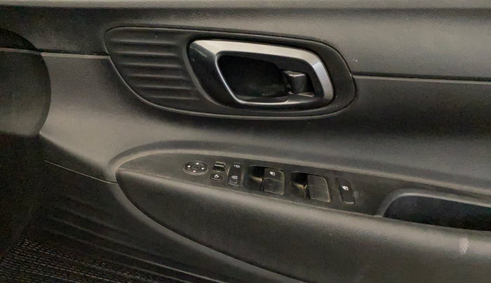 2022 Hyundai NEW I20 SPORTZ 1.2 MT, Petrol, Manual, 79,292 km, Driver Side Door Panels Control