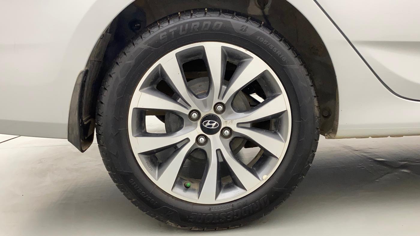 2015 Hyundai Verna FLUIDIC 1.6 CRDI S(O) 4S, Diesel, Manual, 56,784 km, Right Rear Wheel