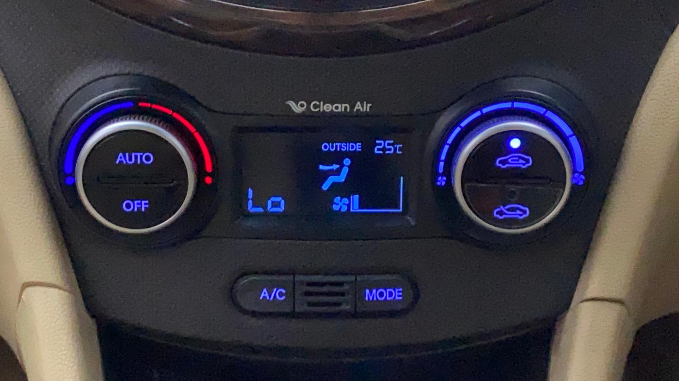 2015 Hyundai Verna FLUIDIC 1.6 CRDI S(O) 4S, Diesel, Manual, 56,784 km, Automatic Climate Control