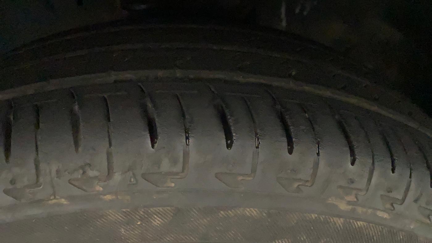2020 Maruti IGNIS ALPHA 1.2, Petrol, Manual, 20,435 km, Right Front Tyre Tread