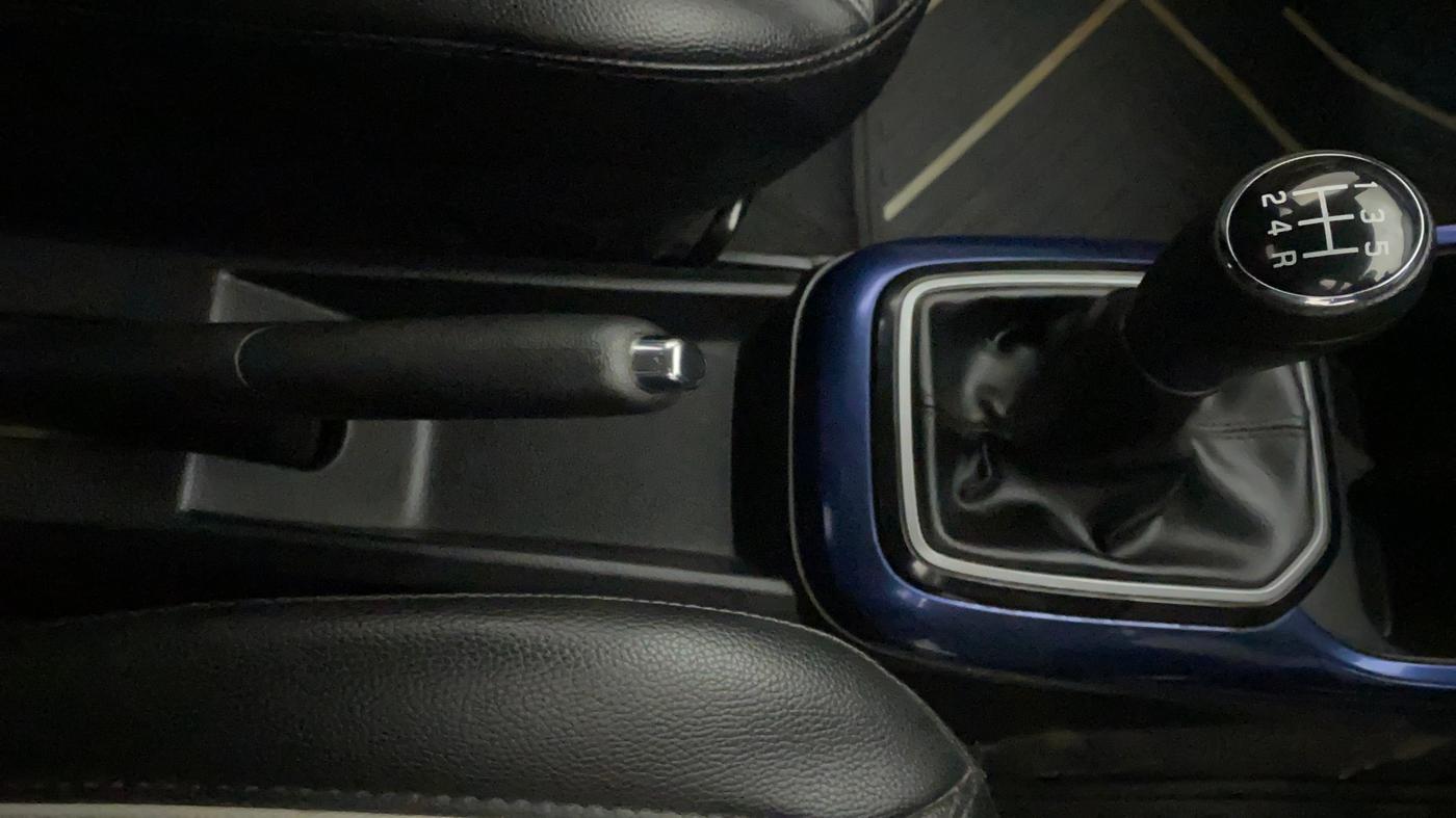 2020 Maruti IGNIS ALPHA 1.2, Petrol, Manual, 20,435 km, Gear Lever