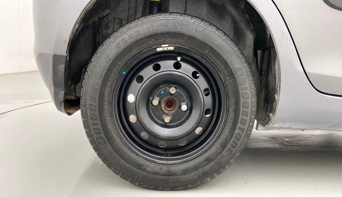 2013 Maruti Swift VDI, Diesel, Manual, 1,22,778 km, Right Rear Wheel