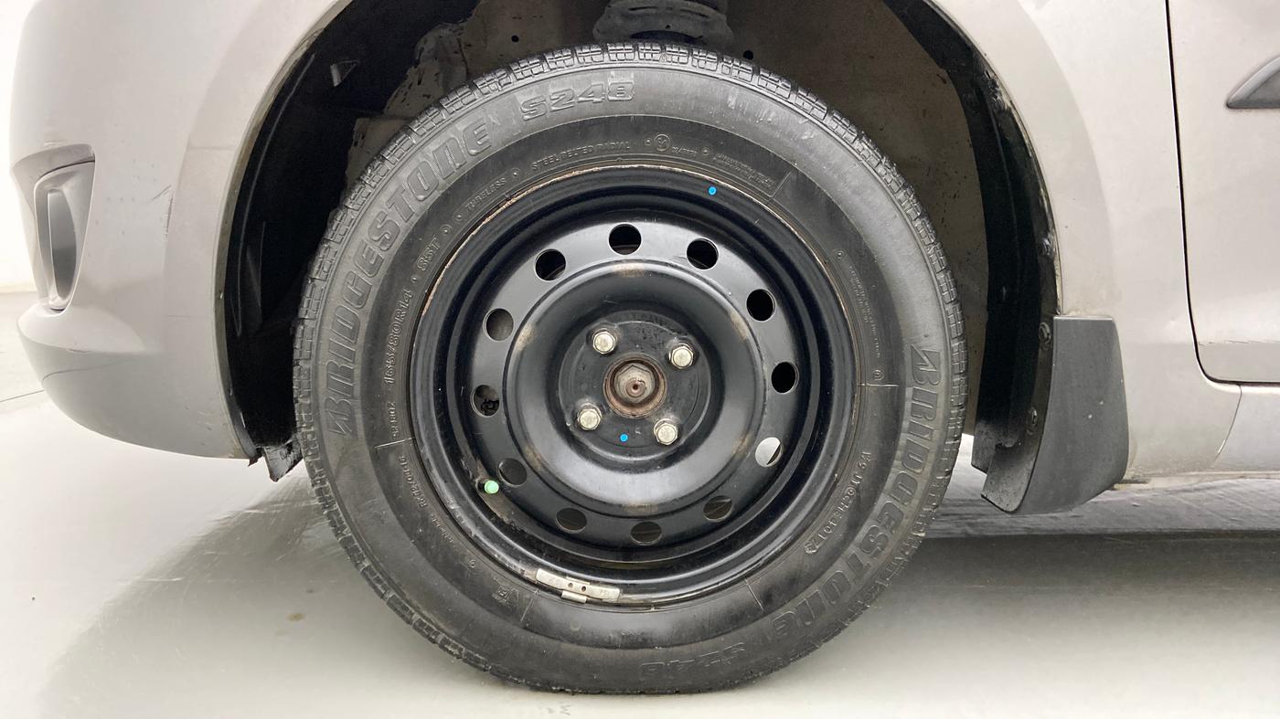 2013 Maruti Swift VDI, Diesel, Manual, 1,22,778 km, Left Front Wheel