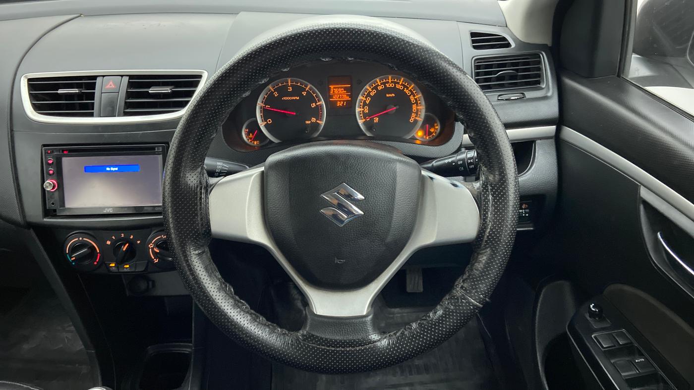 2013 Maruti Swift VDI, Diesel, Manual, 1,22,778 km, Steering Wheel Close Up