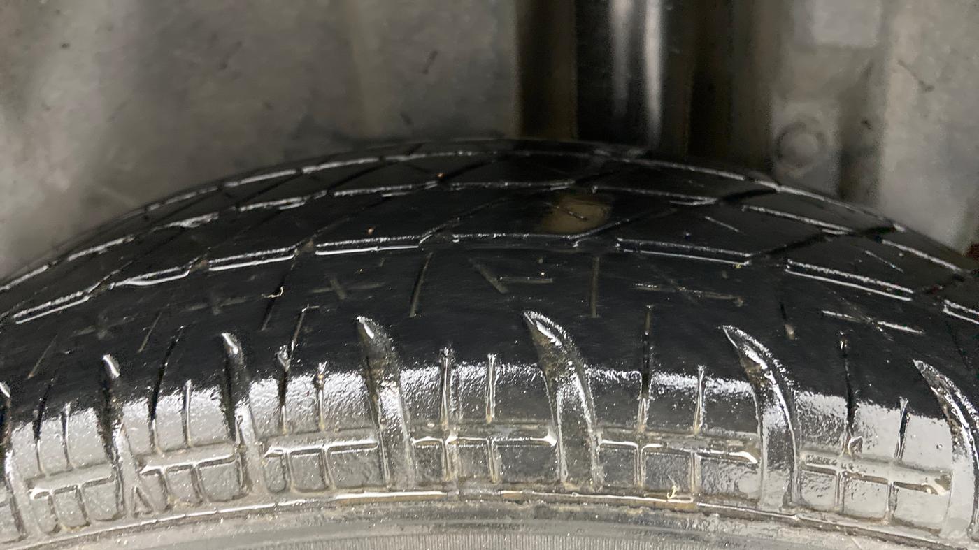 2013 Maruti Swift VDI, Diesel, Manual, 1,22,778 km, Left Rear Tyre Tread