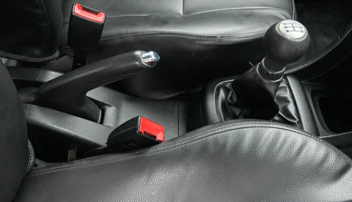 2013 Maruti Swift VDI, Diesel, Manual, 1,22,778 km, Gear Lever
