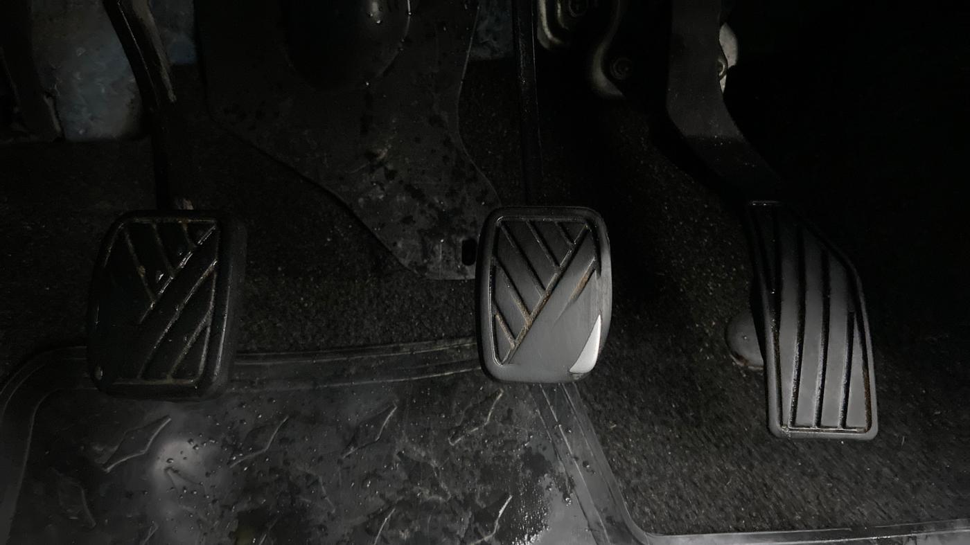 2013 Maruti Swift VDI, Diesel, Manual, 1,22,778 km, Pedals