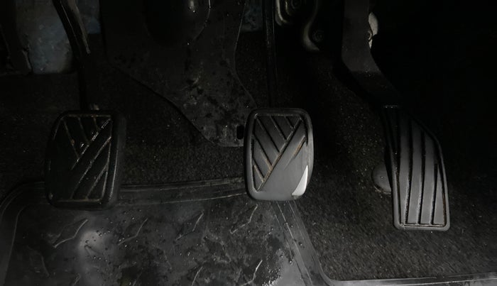 2013 Maruti Swift VDI, Diesel, Manual, 1,22,778 km, Pedals