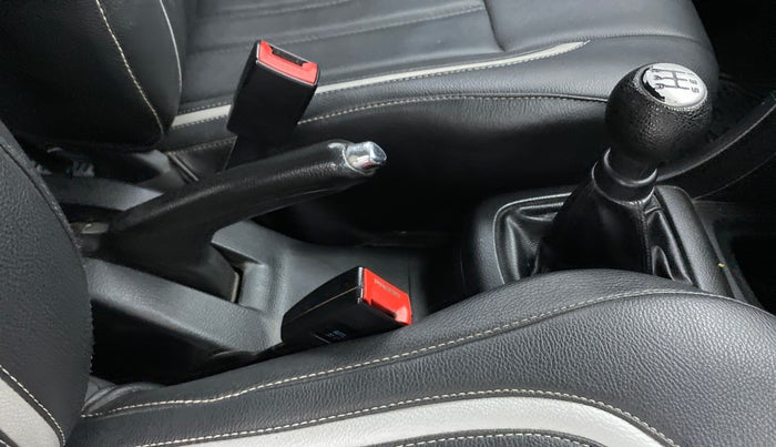 2013 Maruti Swift VDI, Diesel, Manual, 97,085 km, Gear Lever