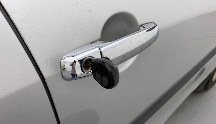 2013 Maruti Swift VDI, Diesel, Manual, 97,085 km, Lock system - Dork lock functional only from remote key