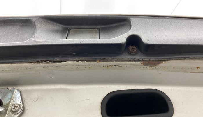 2013 Maruti Swift VDI, Diesel, Manual, 97,085 km, Dicky (Boot door) - Slightly rusted