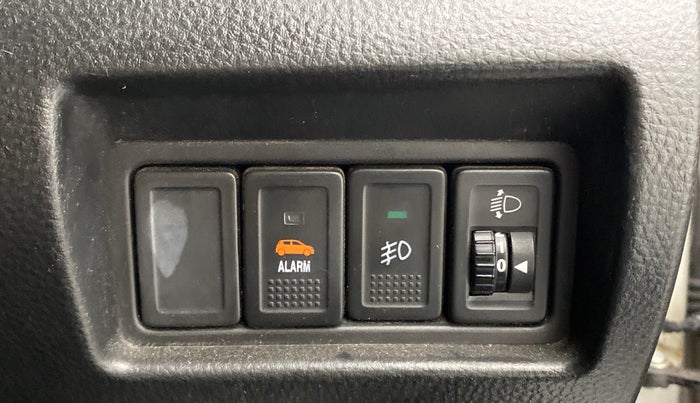 2013 Maruti Swift VDI, Diesel, Manual, 97,085 km, Dashboard - Headlight height adjustment not working