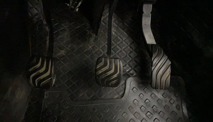 2022 Renault Kiger RXZ MT, Petrol, Manual, 36,490 km, Pedals