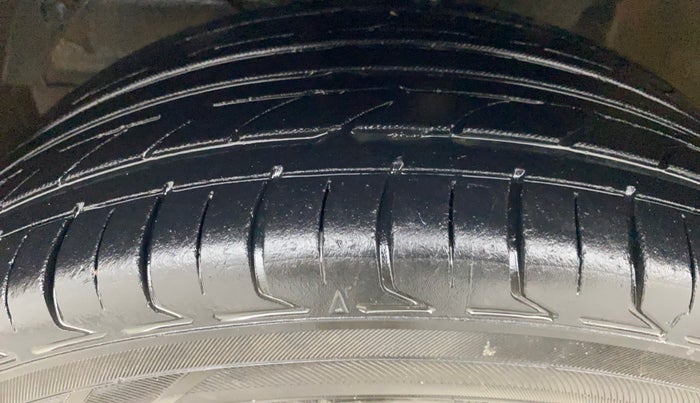 2017 Maruti Baleno ZETA CVT PETROL 1.2, Petrol, Automatic, 1,14,619 km, Left Front Tyre Tread