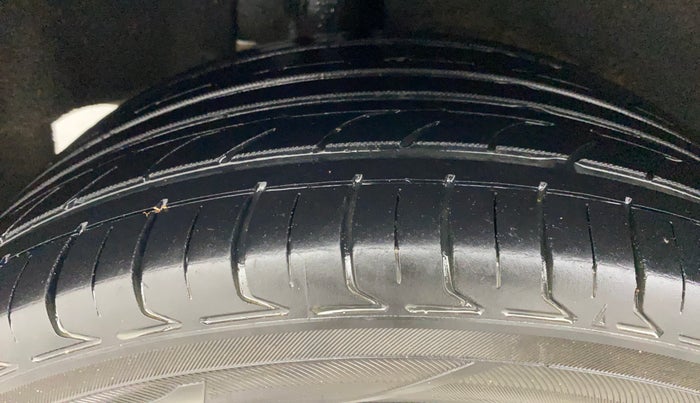 2017 Maruti Baleno ZETA CVT PETROL 1.2, Petrol, Automatic, 1,14,619 km, Right Rear Tyre Tread