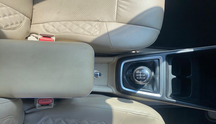 2017 Maruti Dzire VXI, Petrol, Manual, 99,062 km, Gear Lever